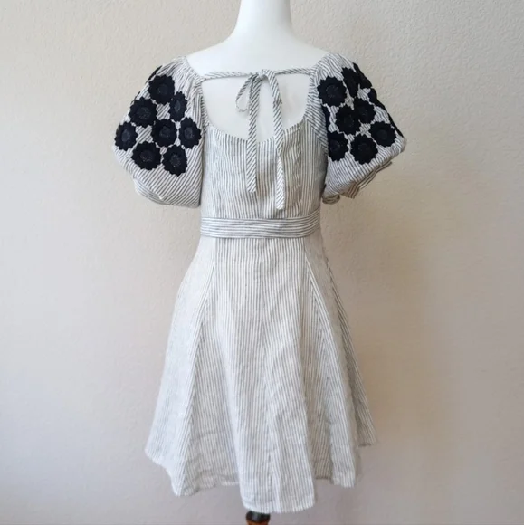 Elegant Off-Shoulder Striped Dress - Picture 12 of 16